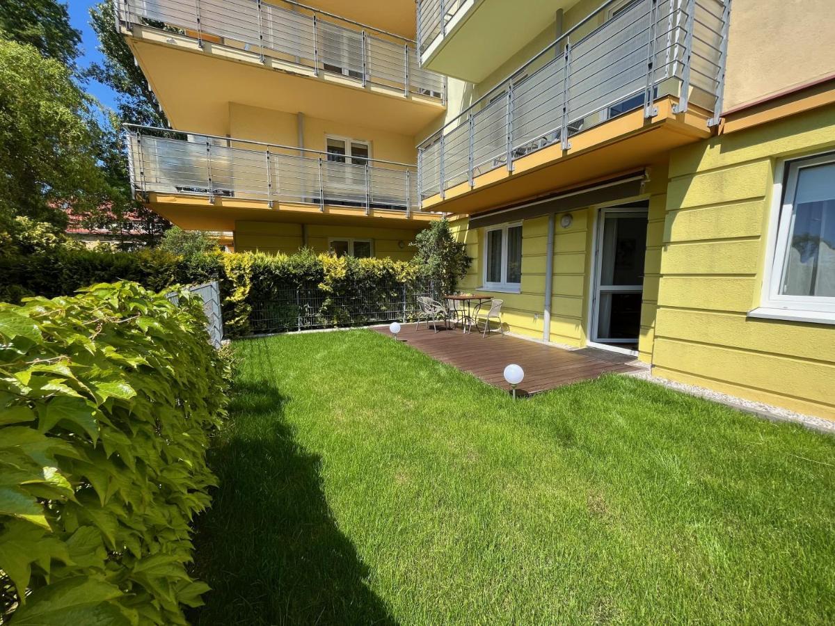 Apartament Z Garazem I Ogrodem Kolobrzeg Ngoại thất bức ảnh