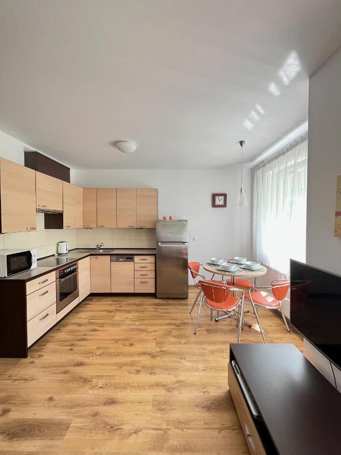 Apartament Z Garazem I Ogrodem Kolobrzeg Ngoại thất bức ảnh