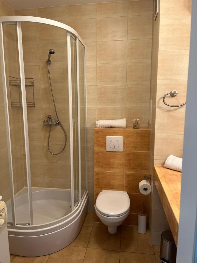 Apartament Z Garazem I Ogrodem Kolobrzeg Ngoại thất bức ảnh