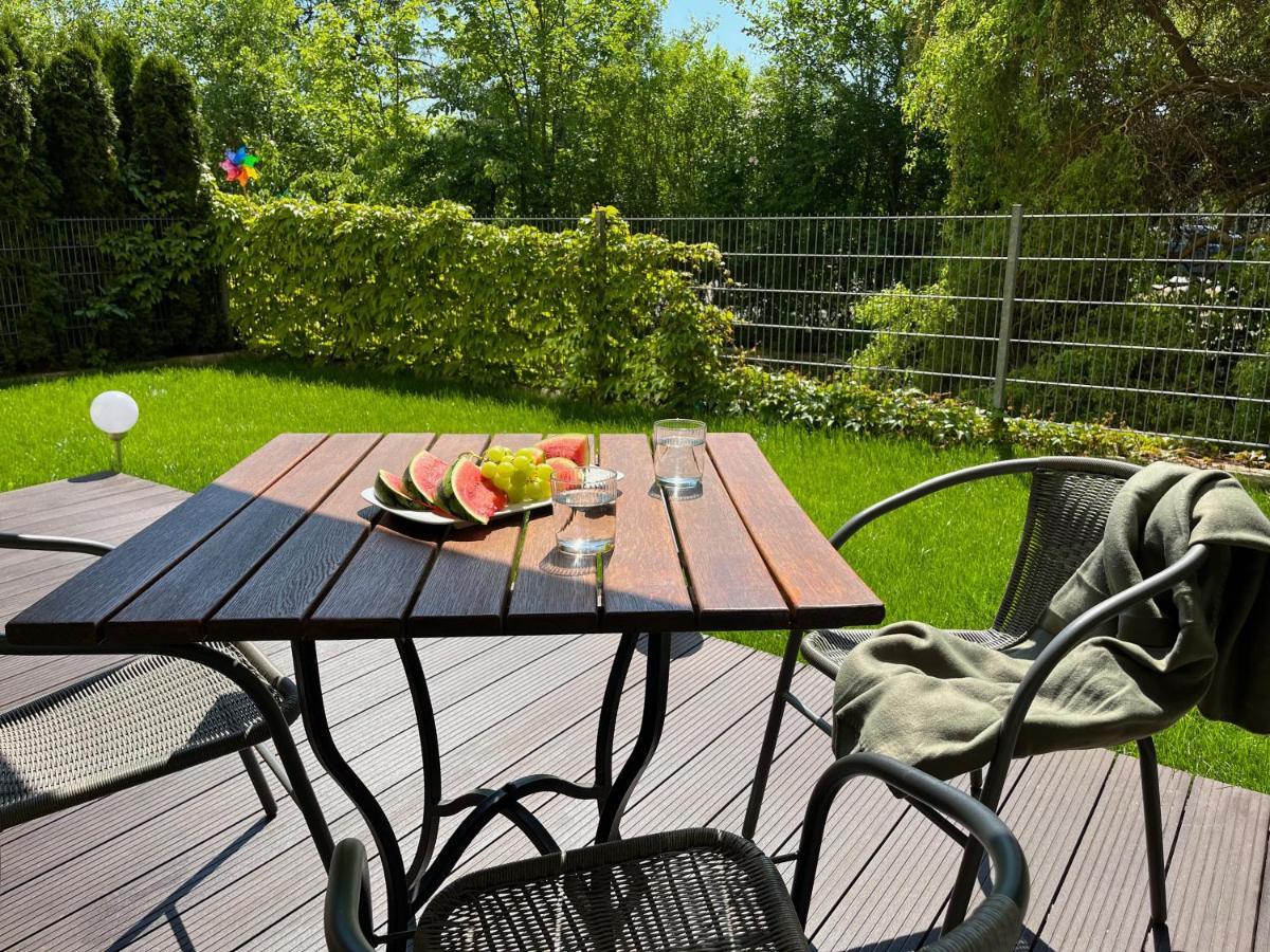 Apartament Z Garazem I Ogrodem Kolobrzeg Ngoại thất bức ảnh